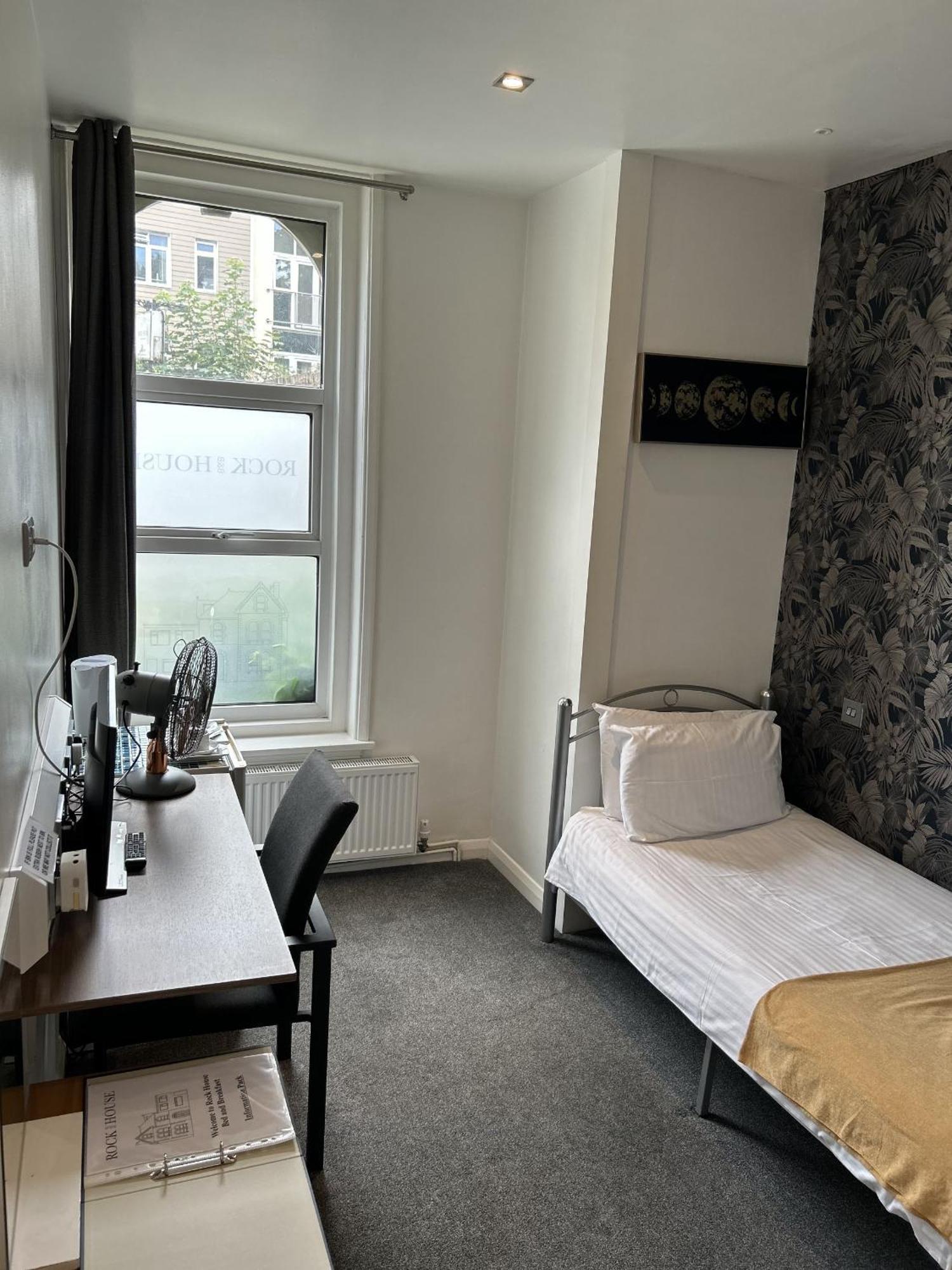 Rock House Bed And Breakfast Maidstone Eksteriør bilde